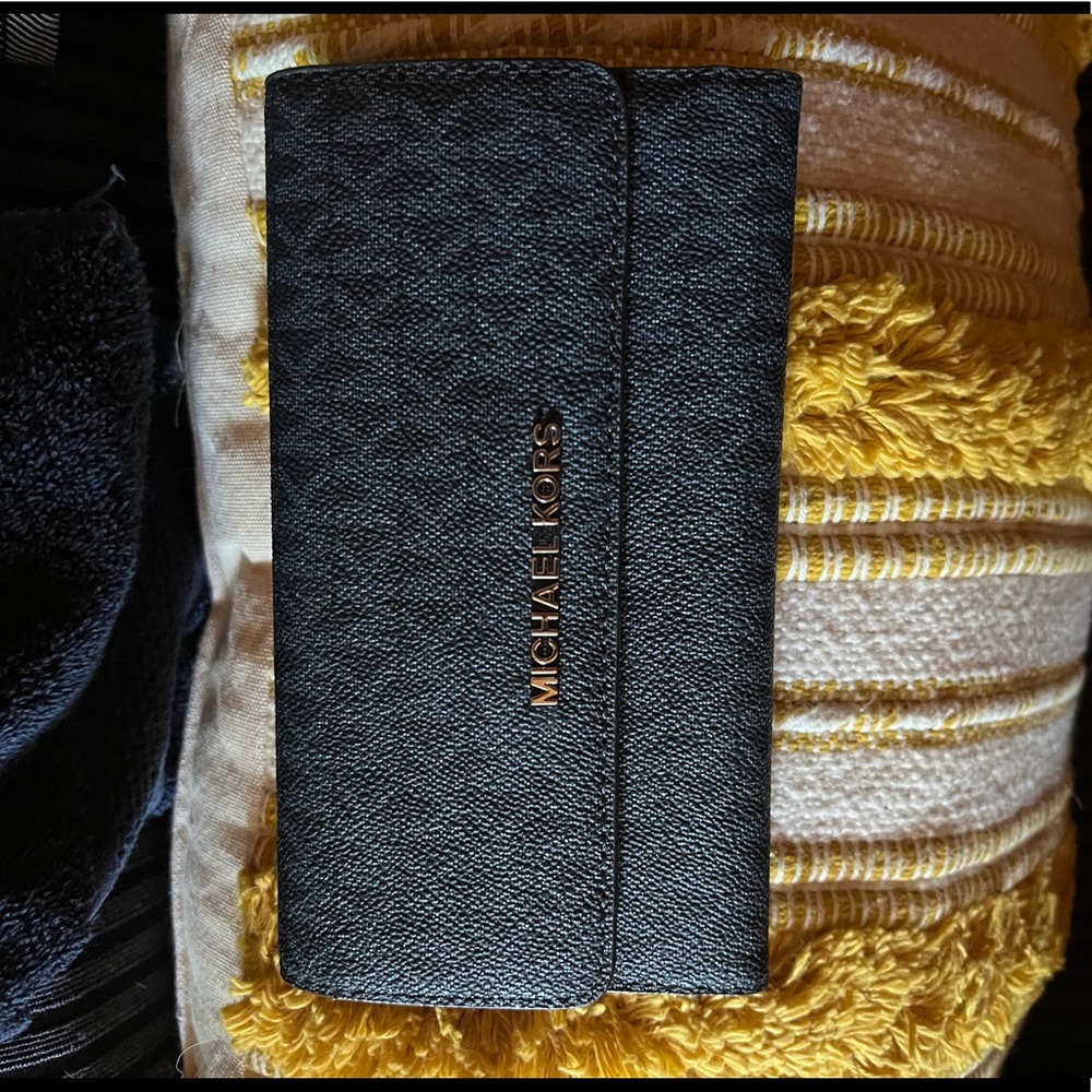 Michael Kors wallet